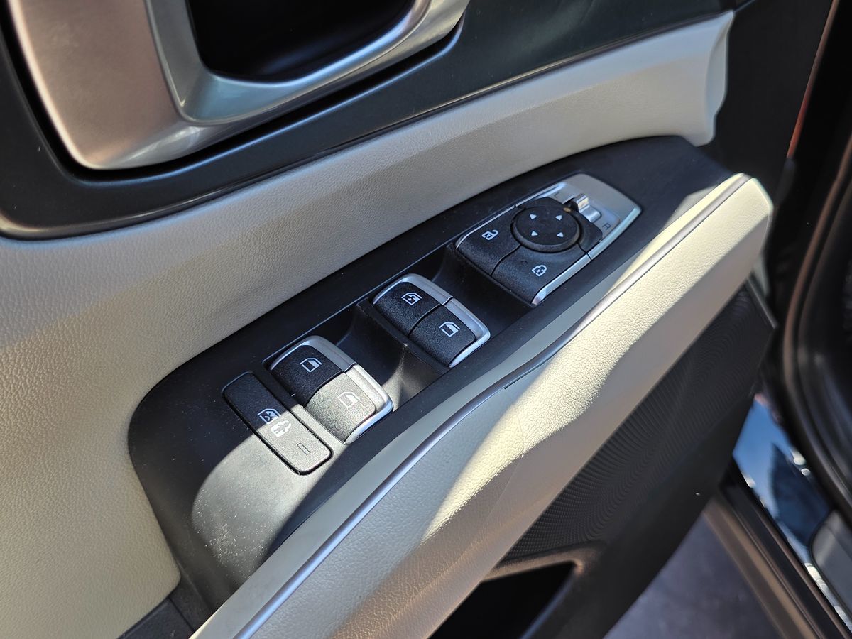 2022 Kia Sorento S Hybrid - Photo 29