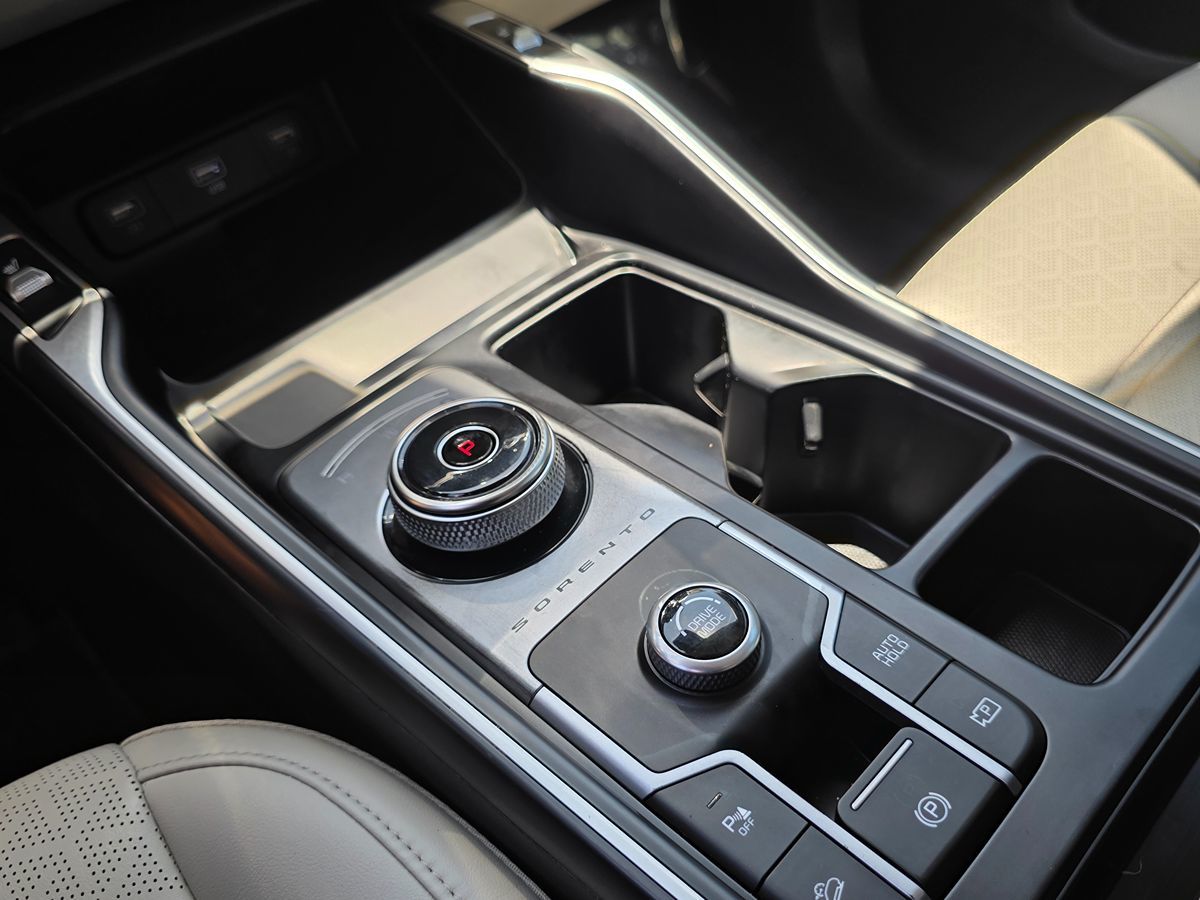 2022 Kia Sorento S Hybrid - Photo 37