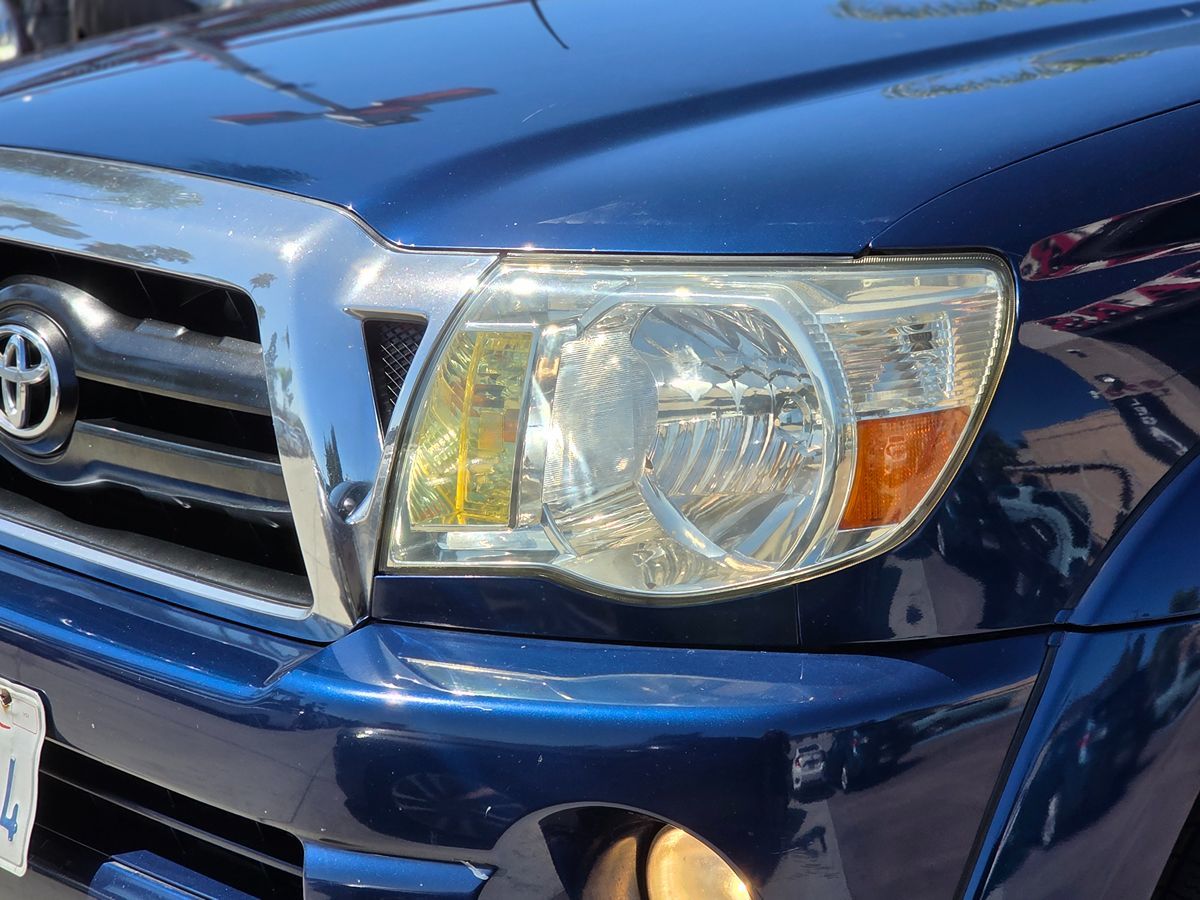 Toyota Tacoma photo 7