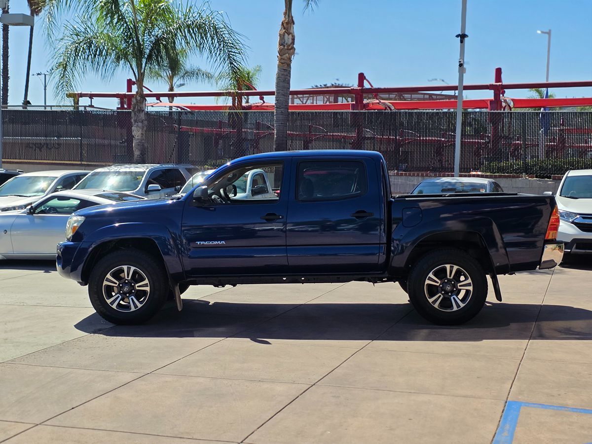 Toyota Tacoma photo 9
