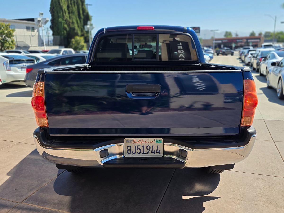 Toyota Tacoma photo 11