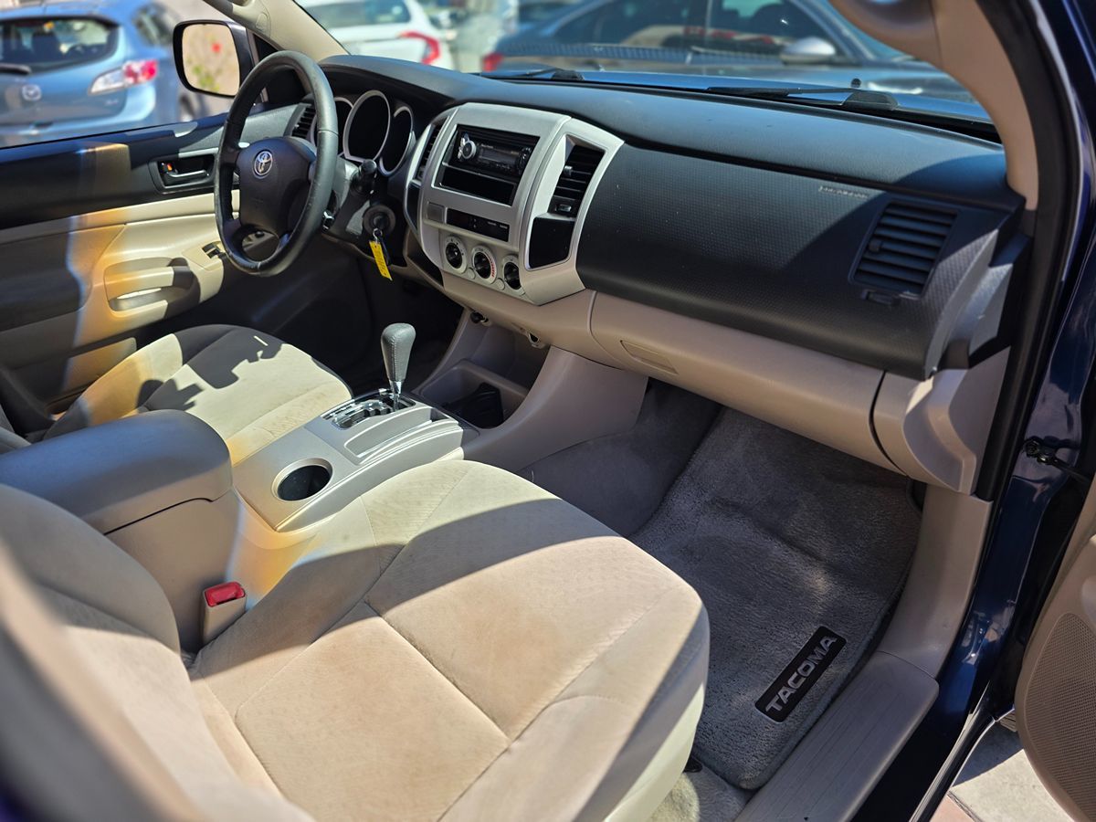 Toyota Tacoma photo 15