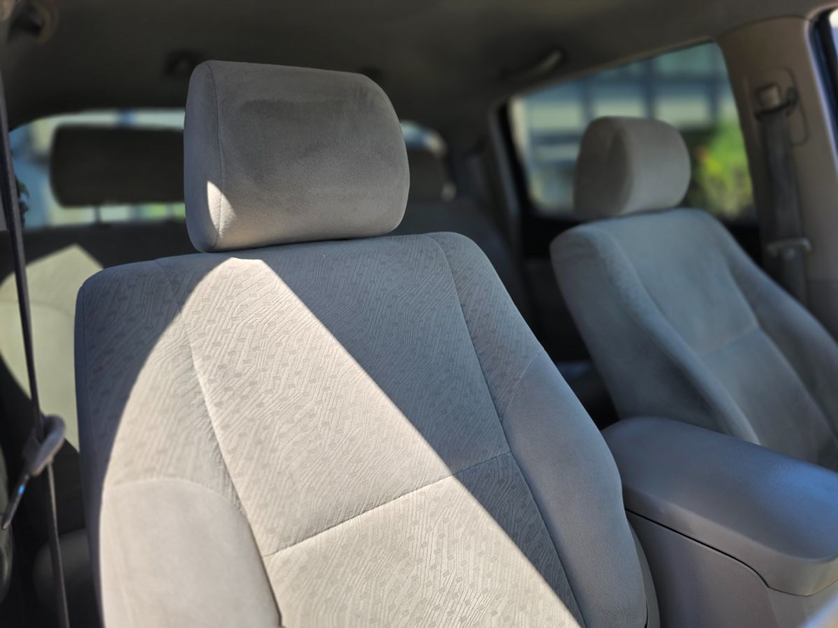 Toyota Tacoma photo 17
