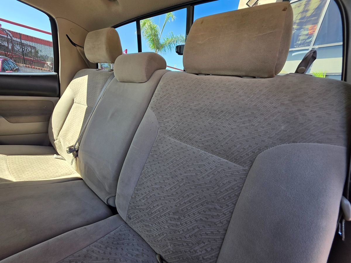 Toyota Tacoma photo 24
