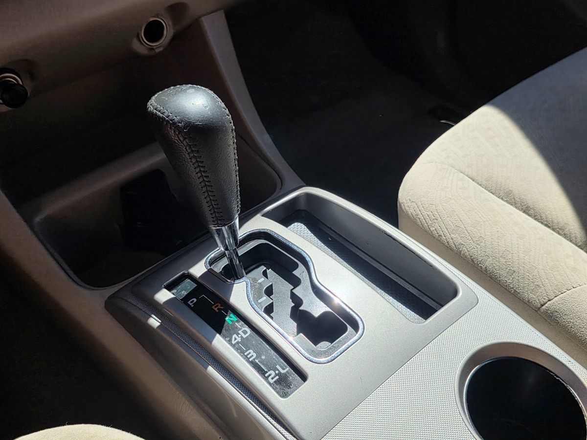 Toyota Tacoma photo 32