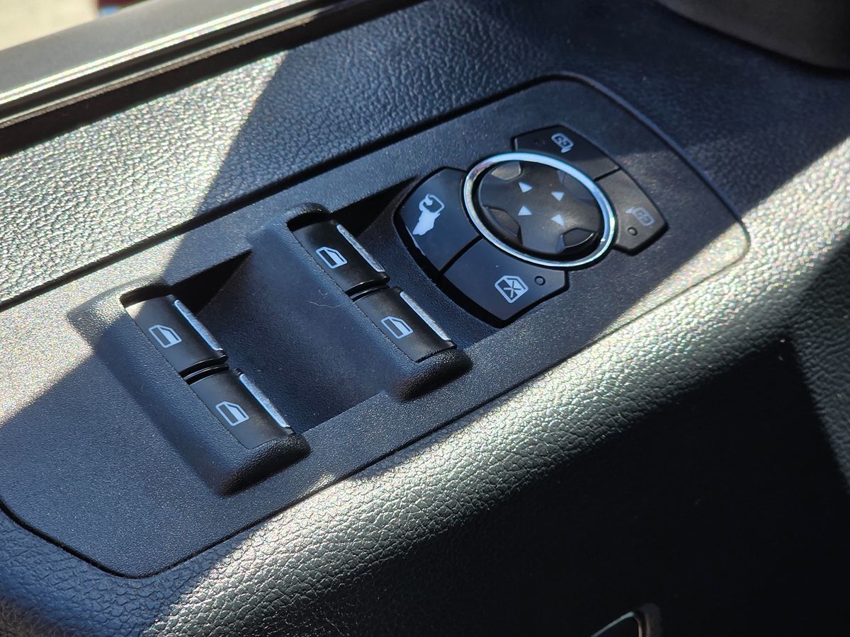 Ford F-150 photo 30