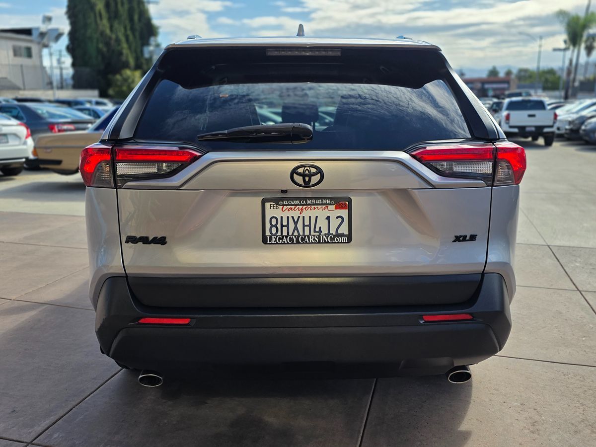 Toyota RAV4 photo 11
