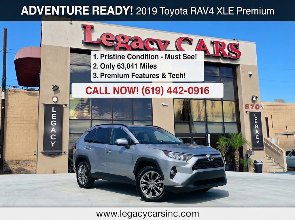 Toyota RAV4 photo 2