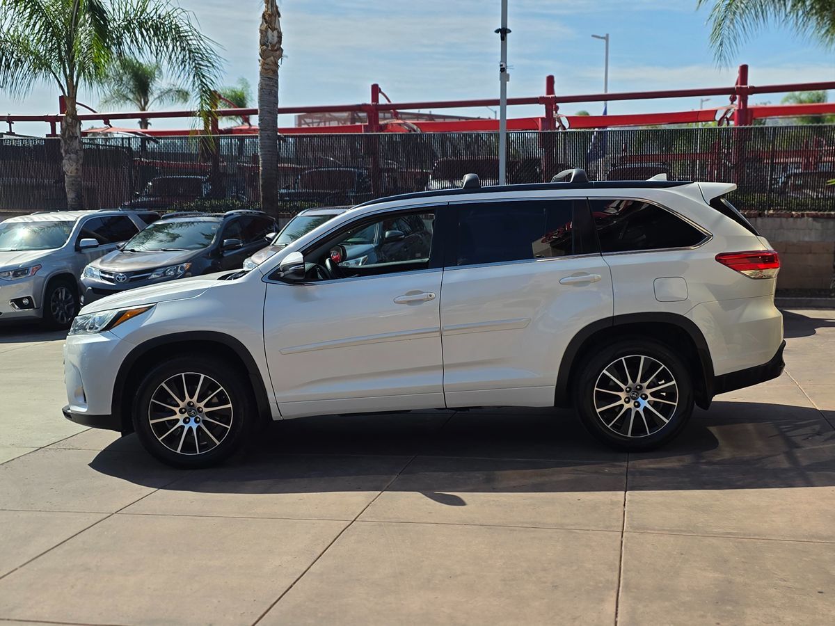 Toyota Highlander photo 9