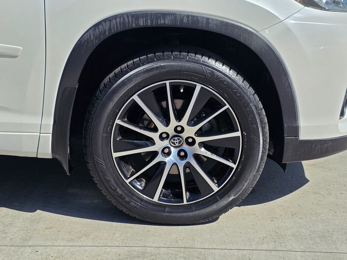 Toyota Highlander photo 13
