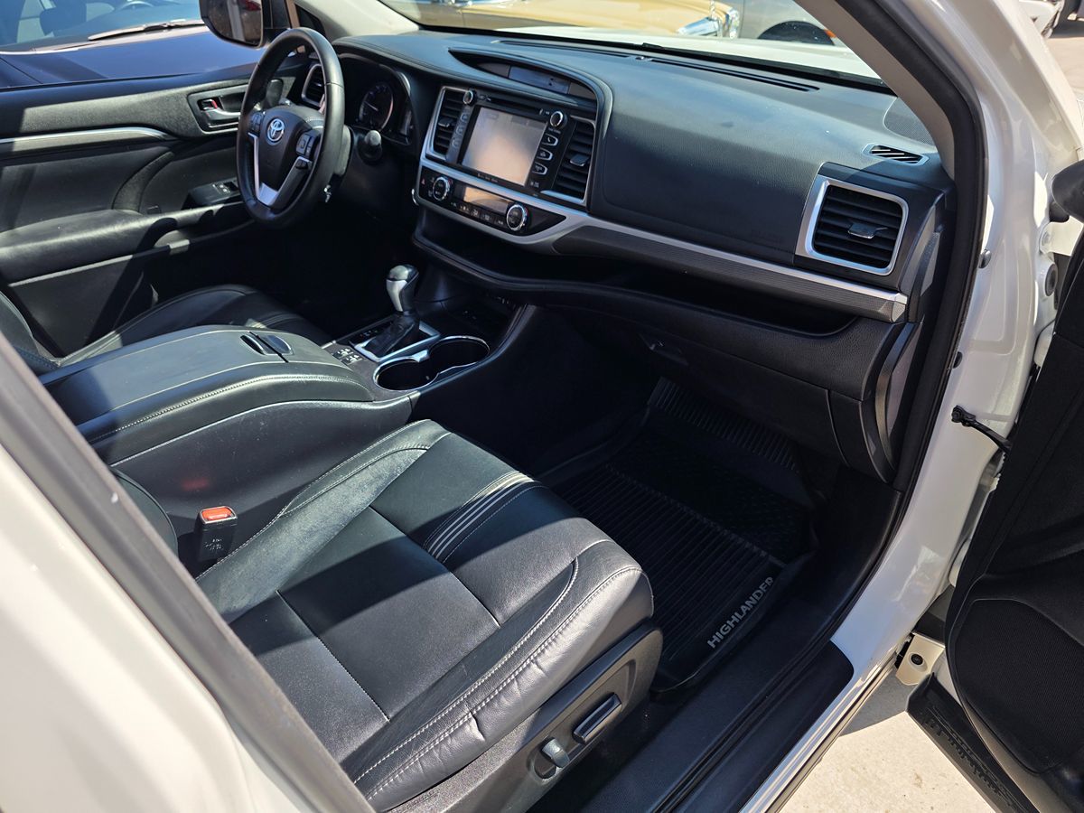 Toyota Highlander photo 15