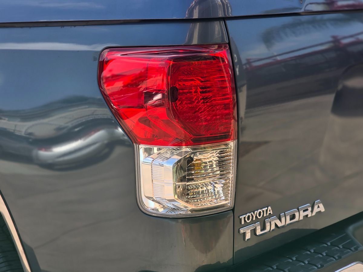 Toyota Tundra photo 11