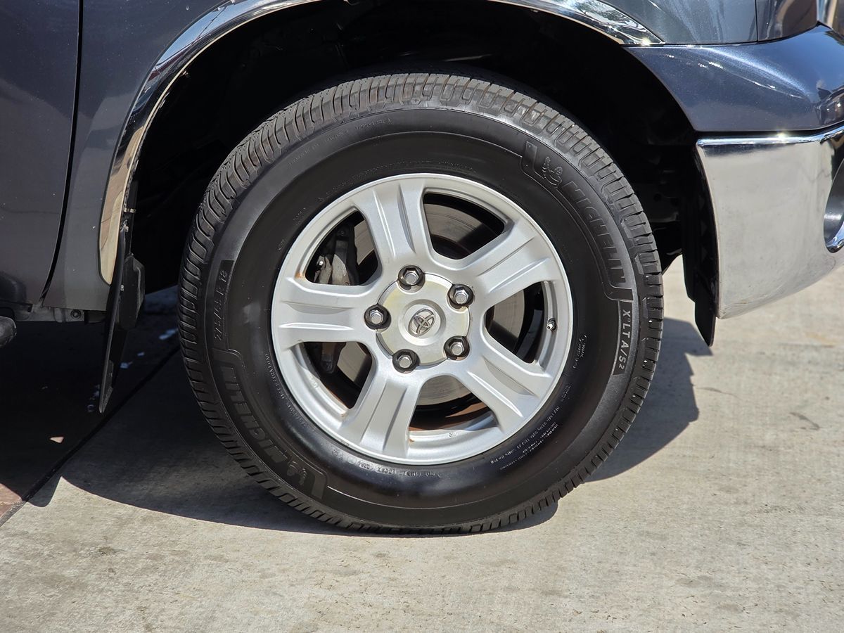 Toyota Tundra photo 14