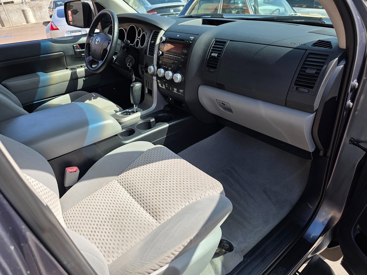 Toyota Tundra photo 16