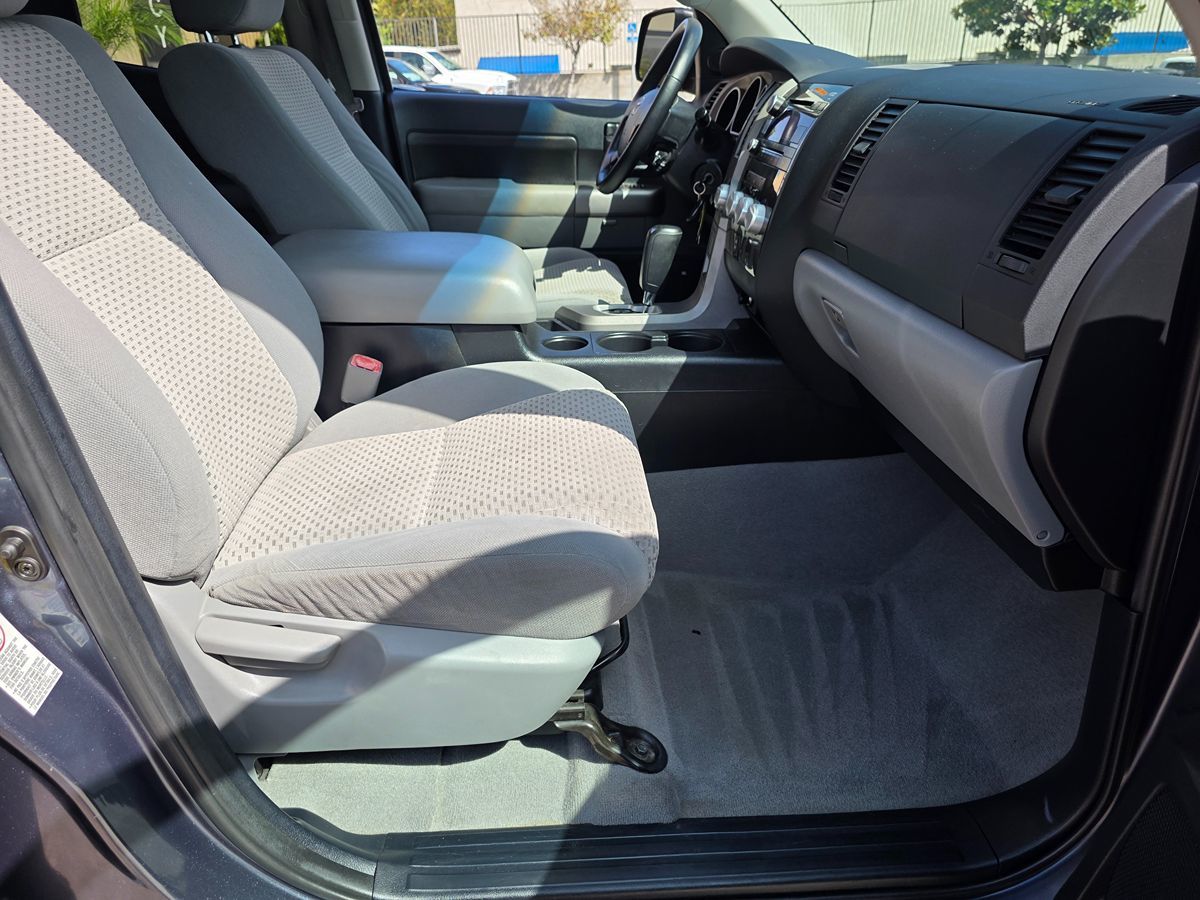 Toyota Tundra photo 17