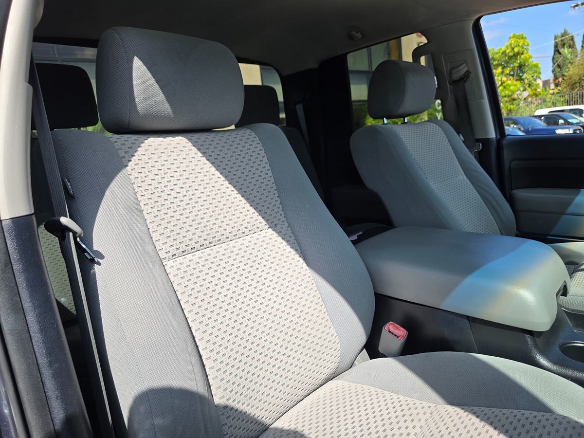 Toyota Tundra photo 18