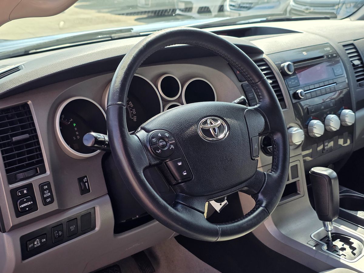 Toyota Tundra photo 21