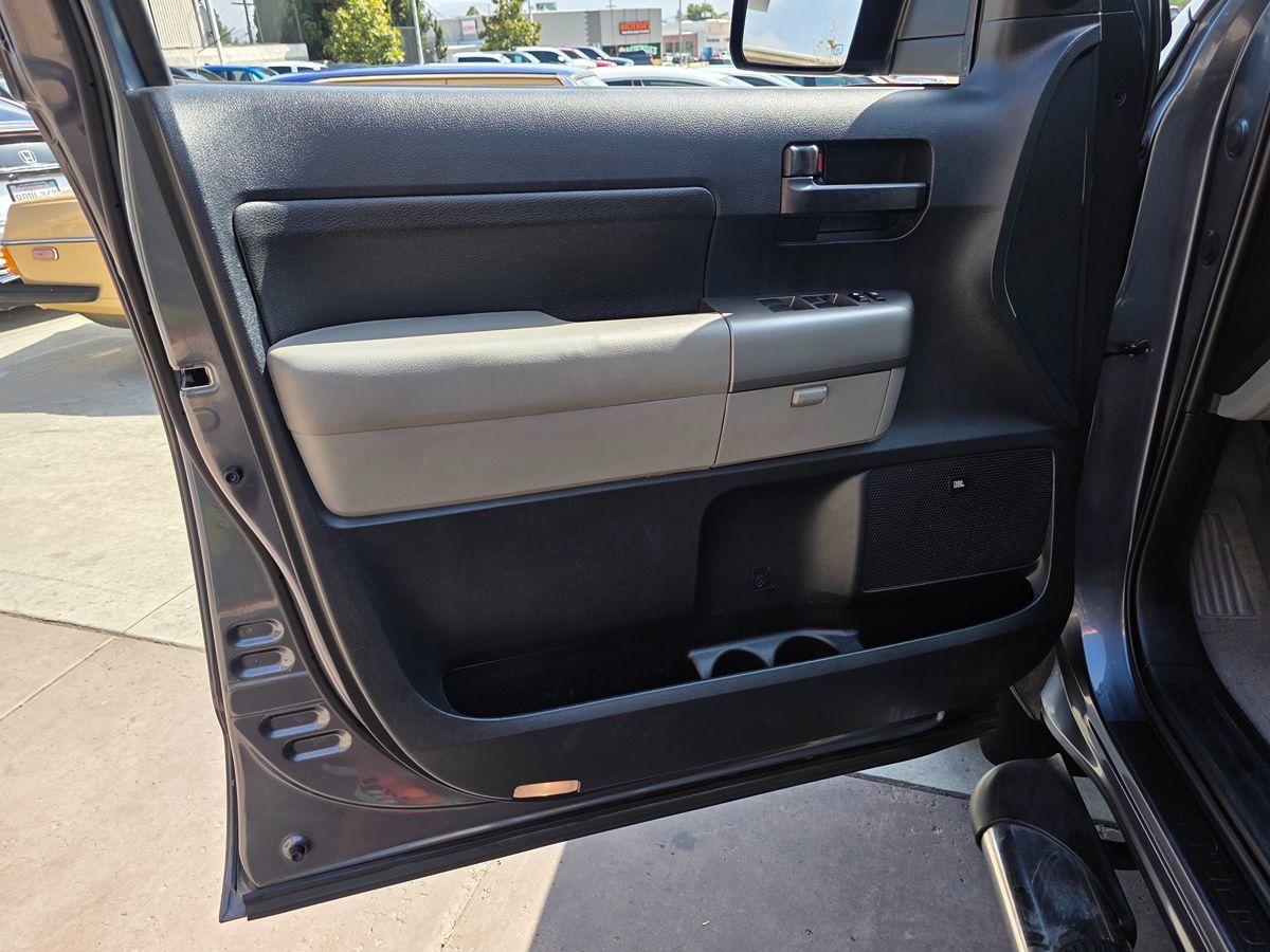 Toyota Tundra photo 29