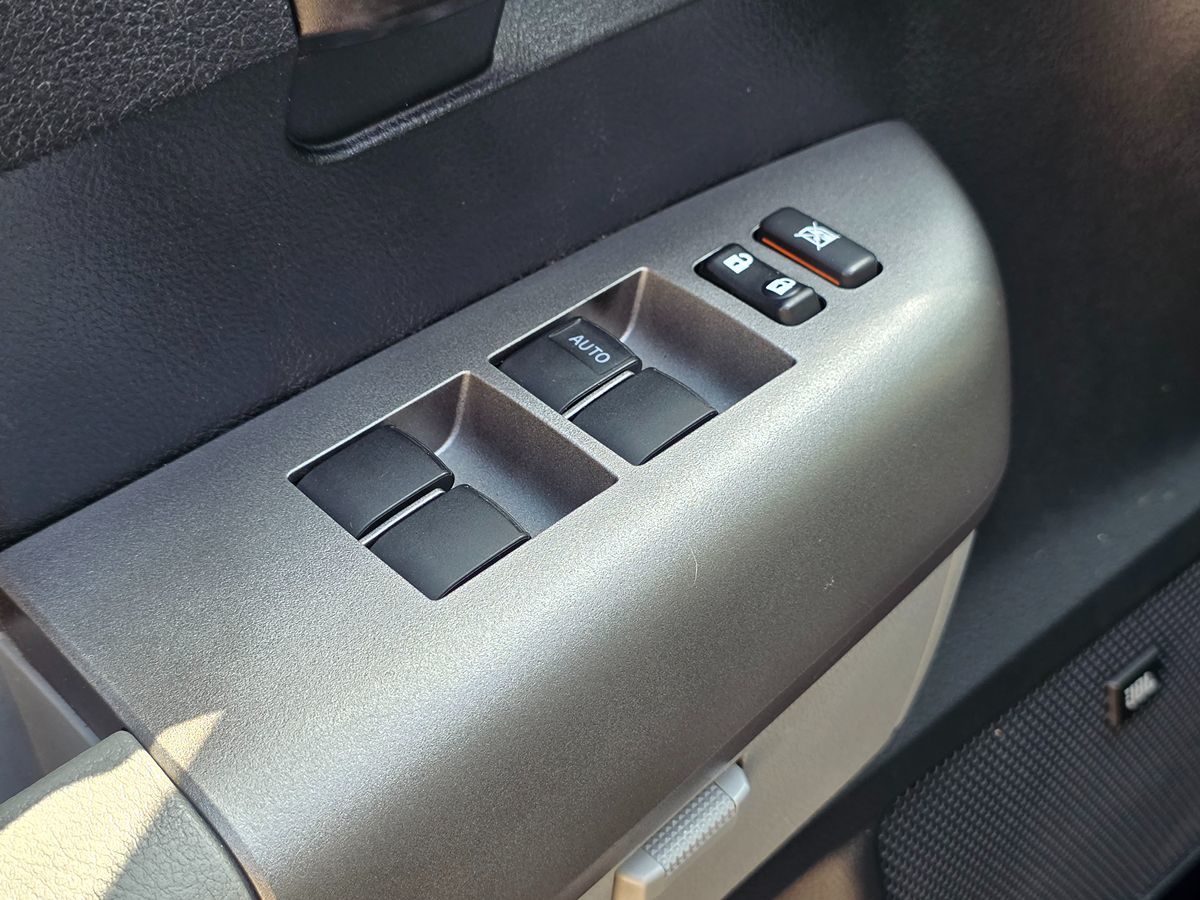 Toyota Tundra photo 30