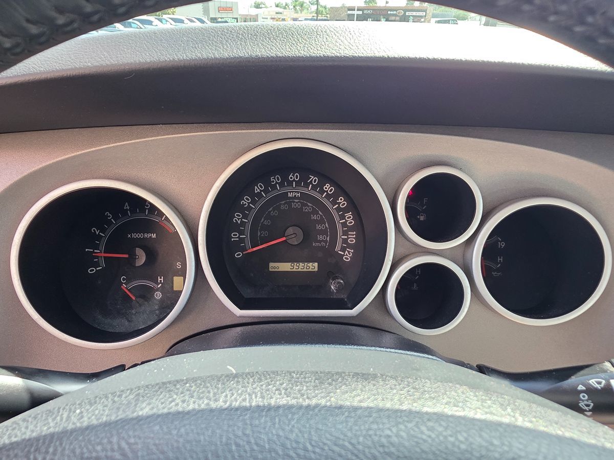 Toyota Tundra photo 33