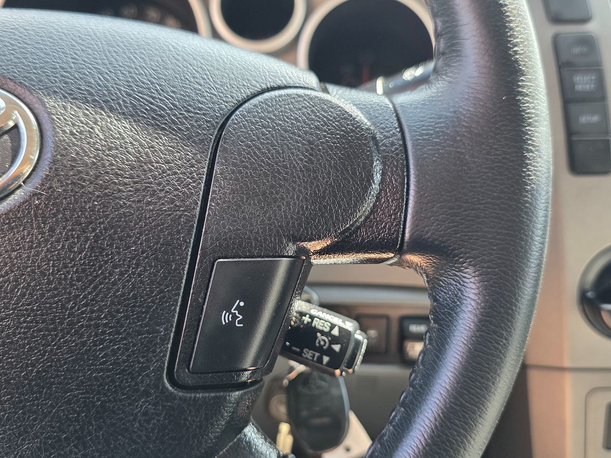 Toyota Tundra photo 36