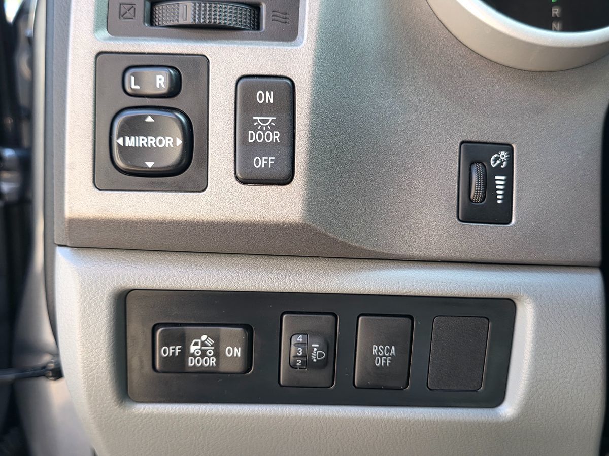 Toyota Tundra photo 51