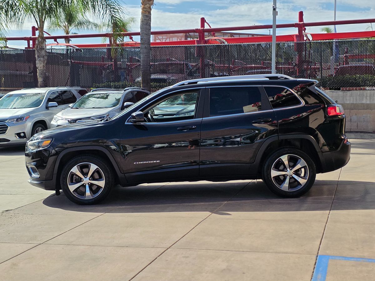 Jeep Cherokee photo 8