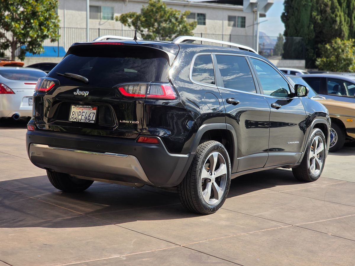 Jeep Cherokee photo 11