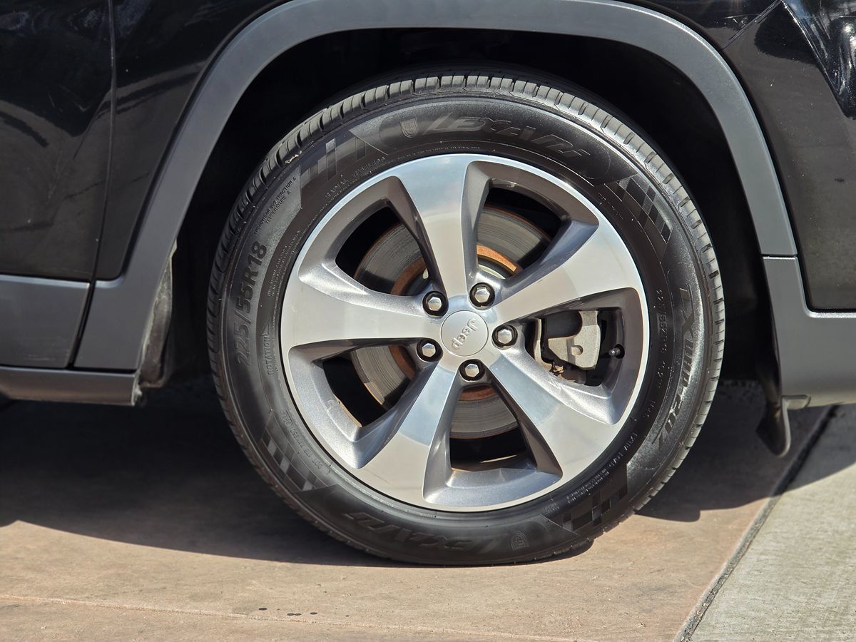Jeep Cherokee photo 12