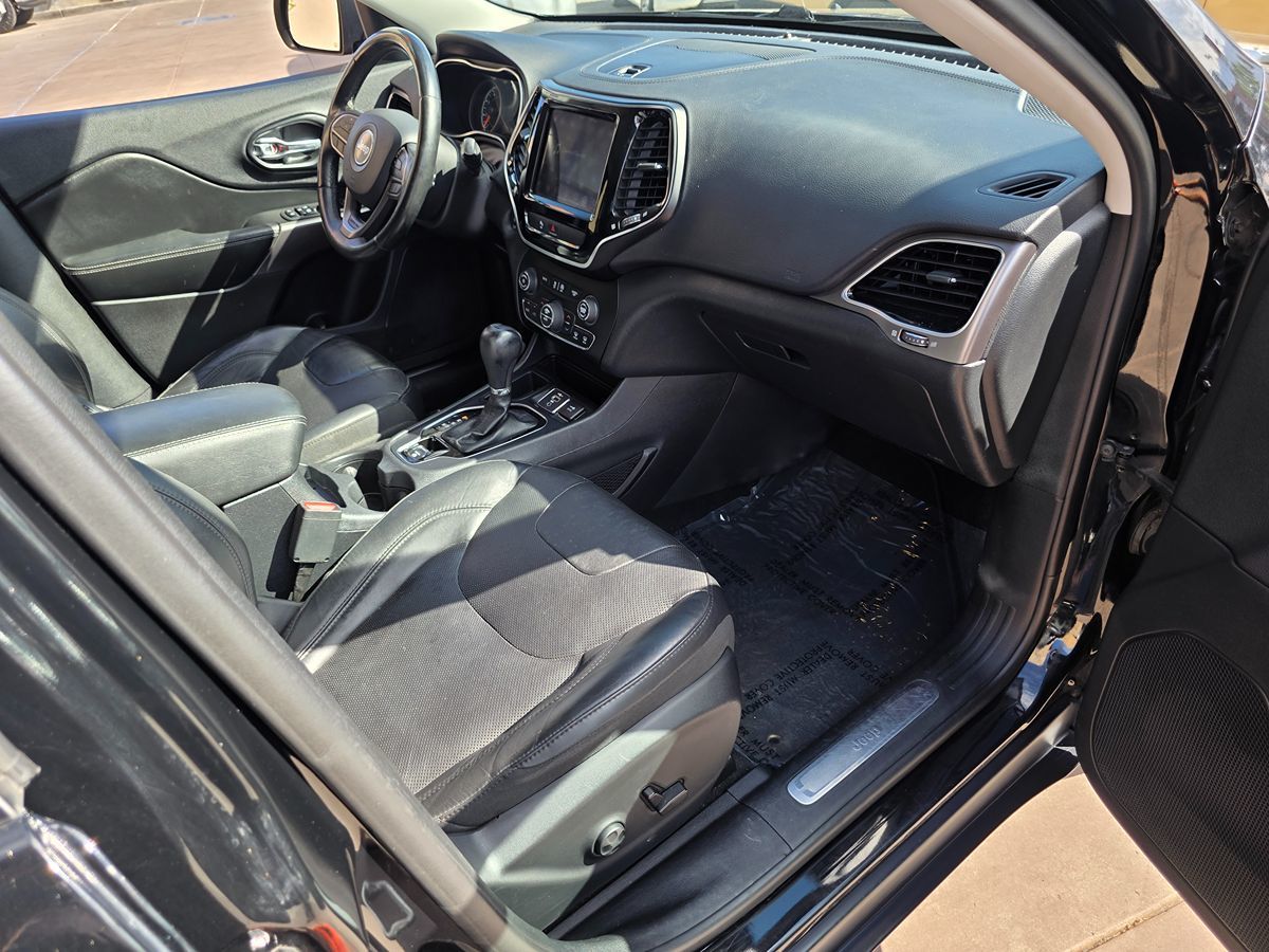 Jeep Cherokee photo 14