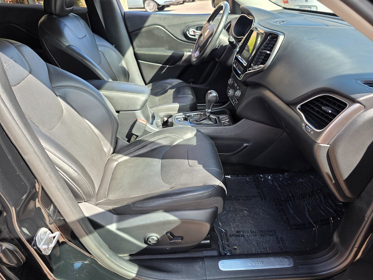 Jeep Cherokee photo 15