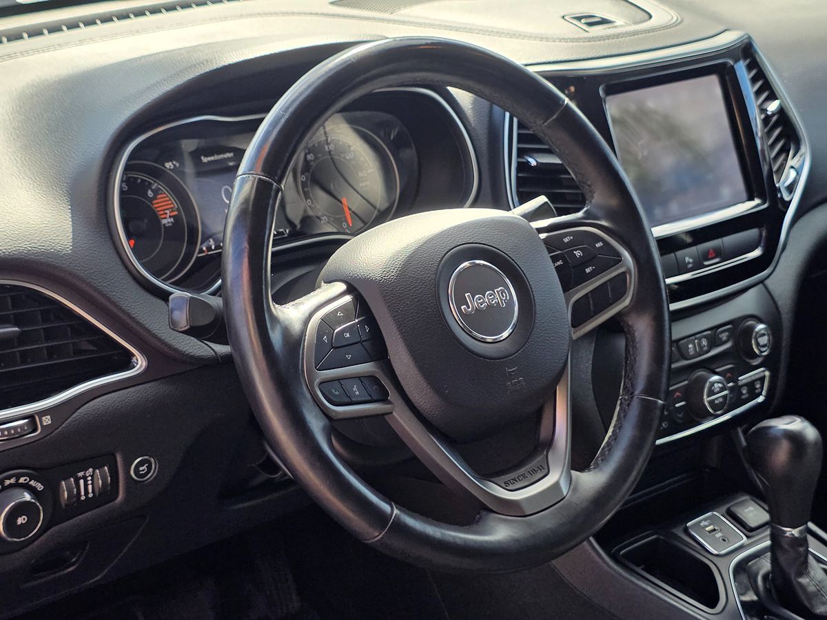 Jeep Cherokee photo 20