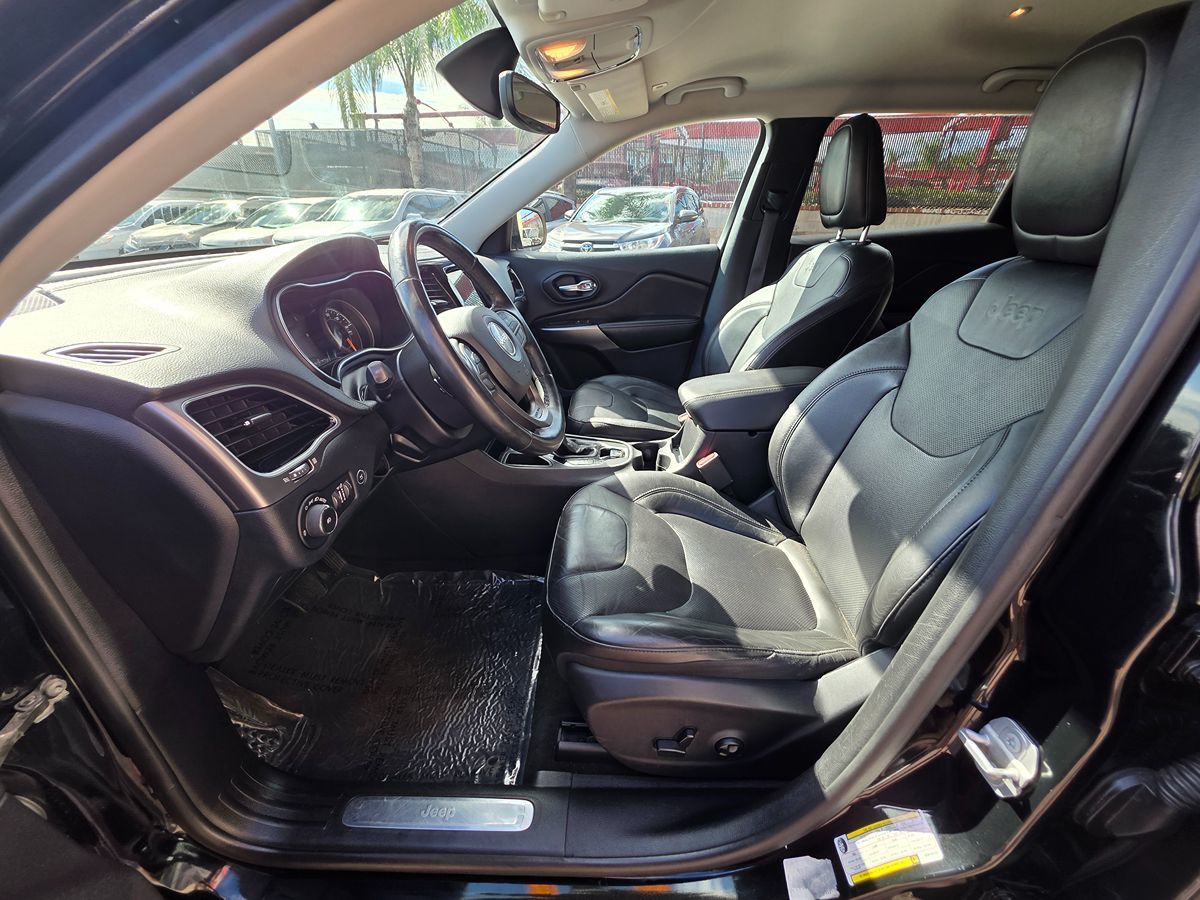 Jeep Cherokee photo 21