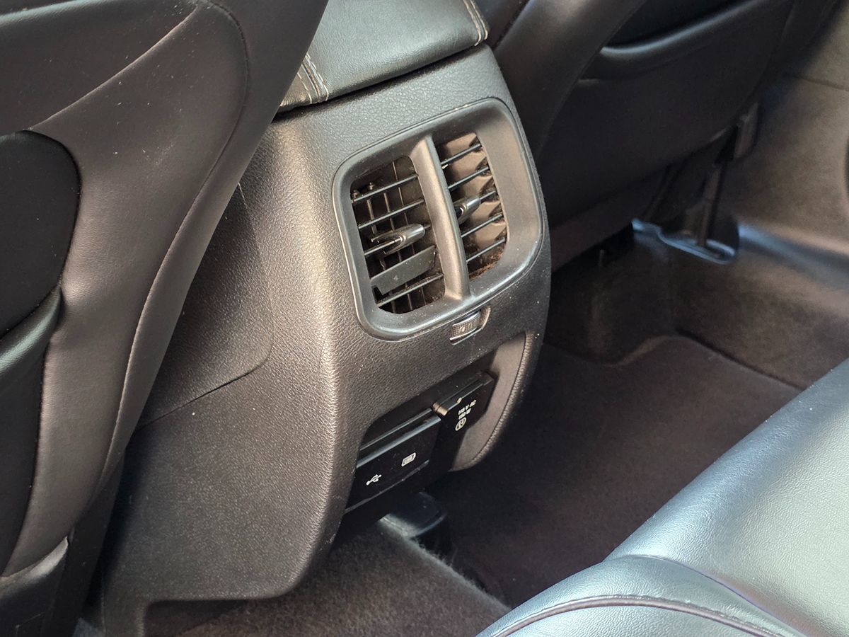 Jeep Cherokee photo 26