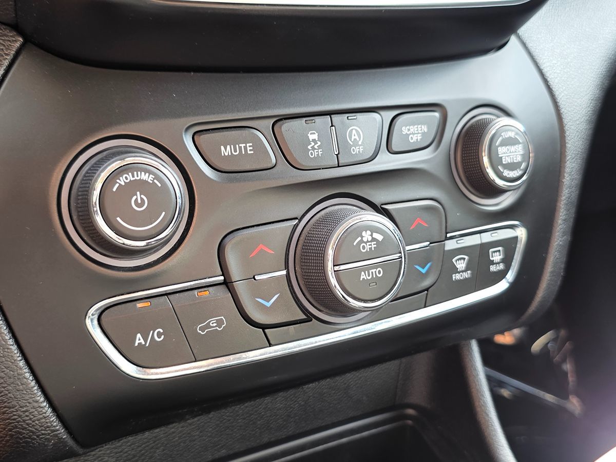 Jeep Cherokee photo 41