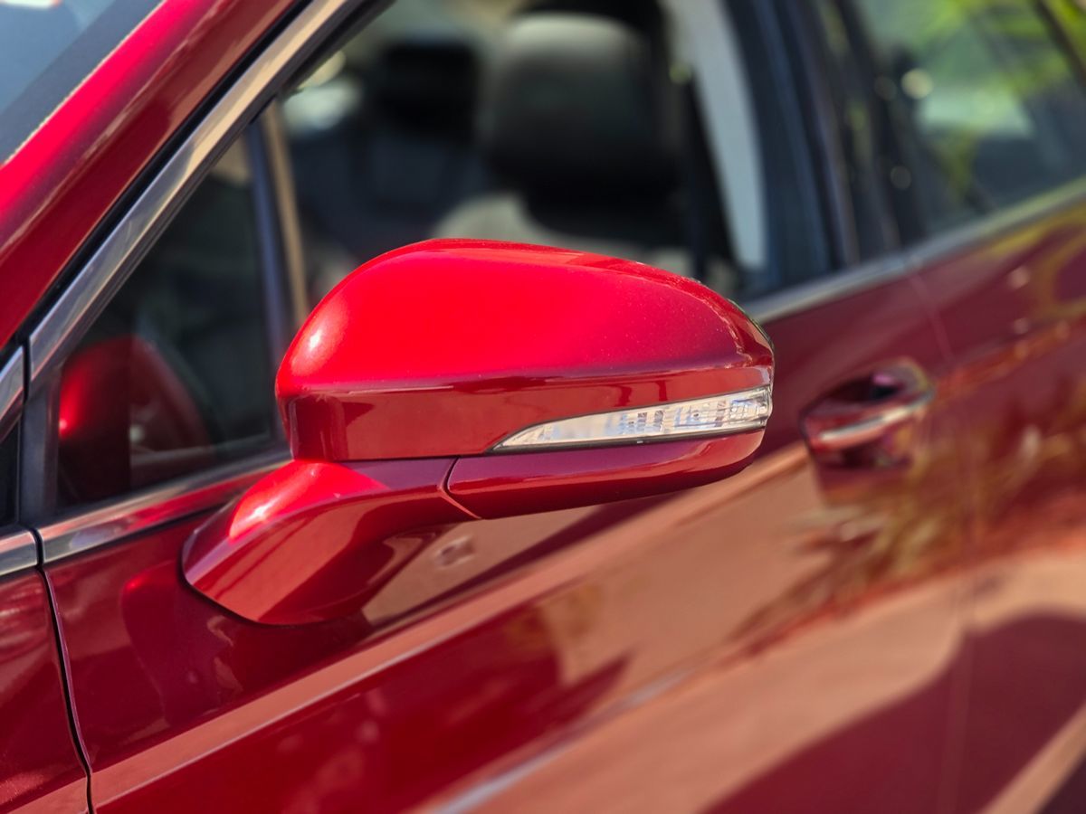 Ford Fusion photo 8