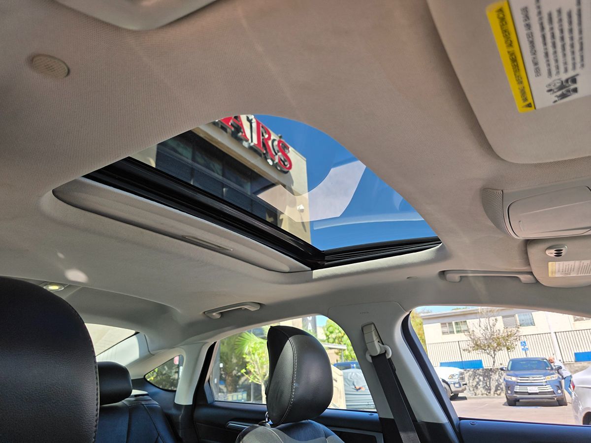 Ford Fusion photo 18