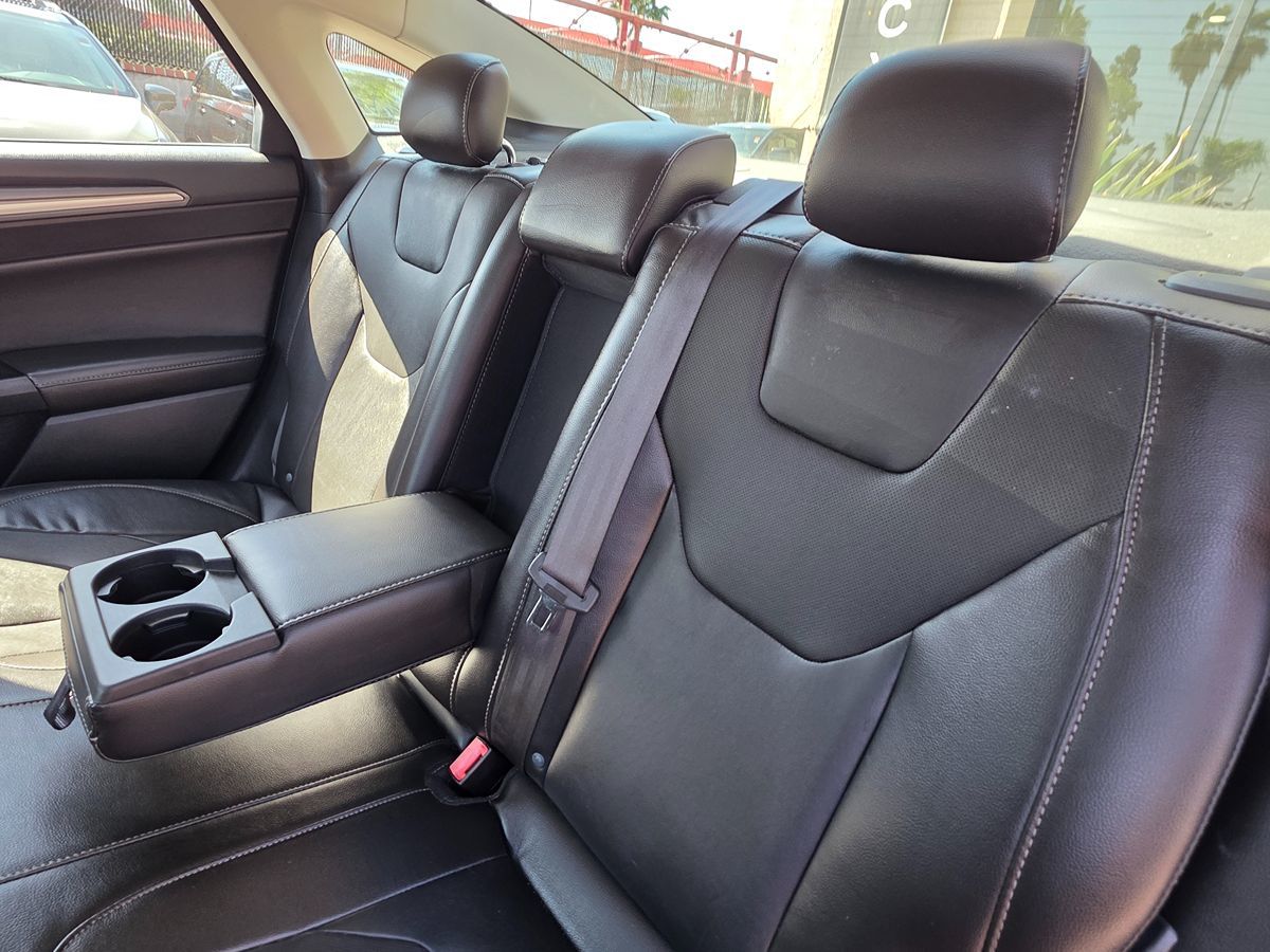 Ford Fusion photo 24