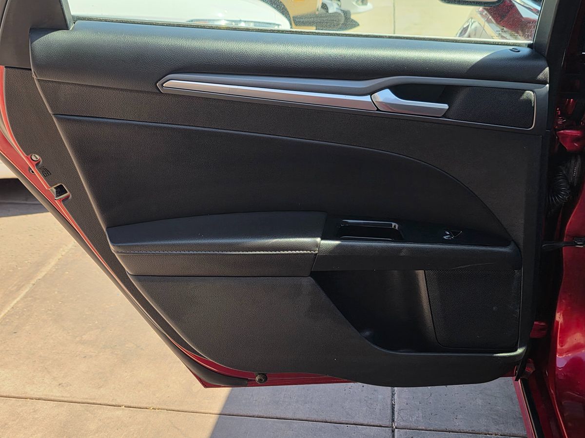 Ford Fusion photo 27