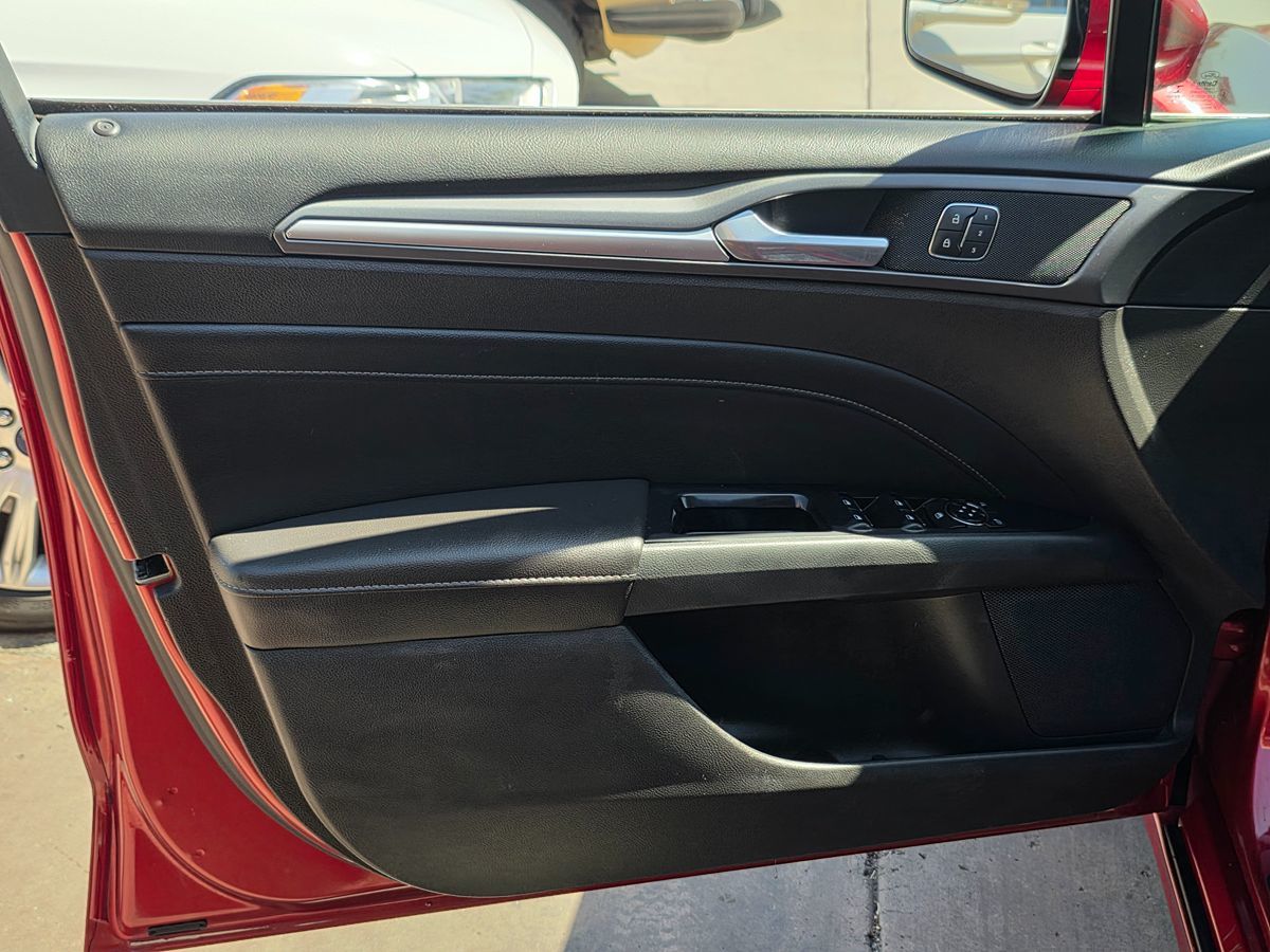 Ford Fusion photo 28