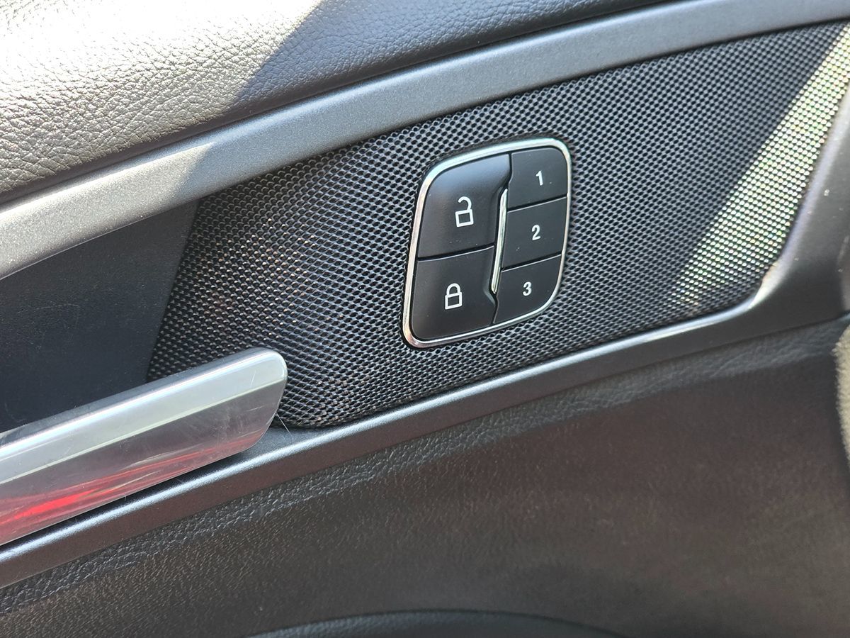 Ford Fusion photo 30