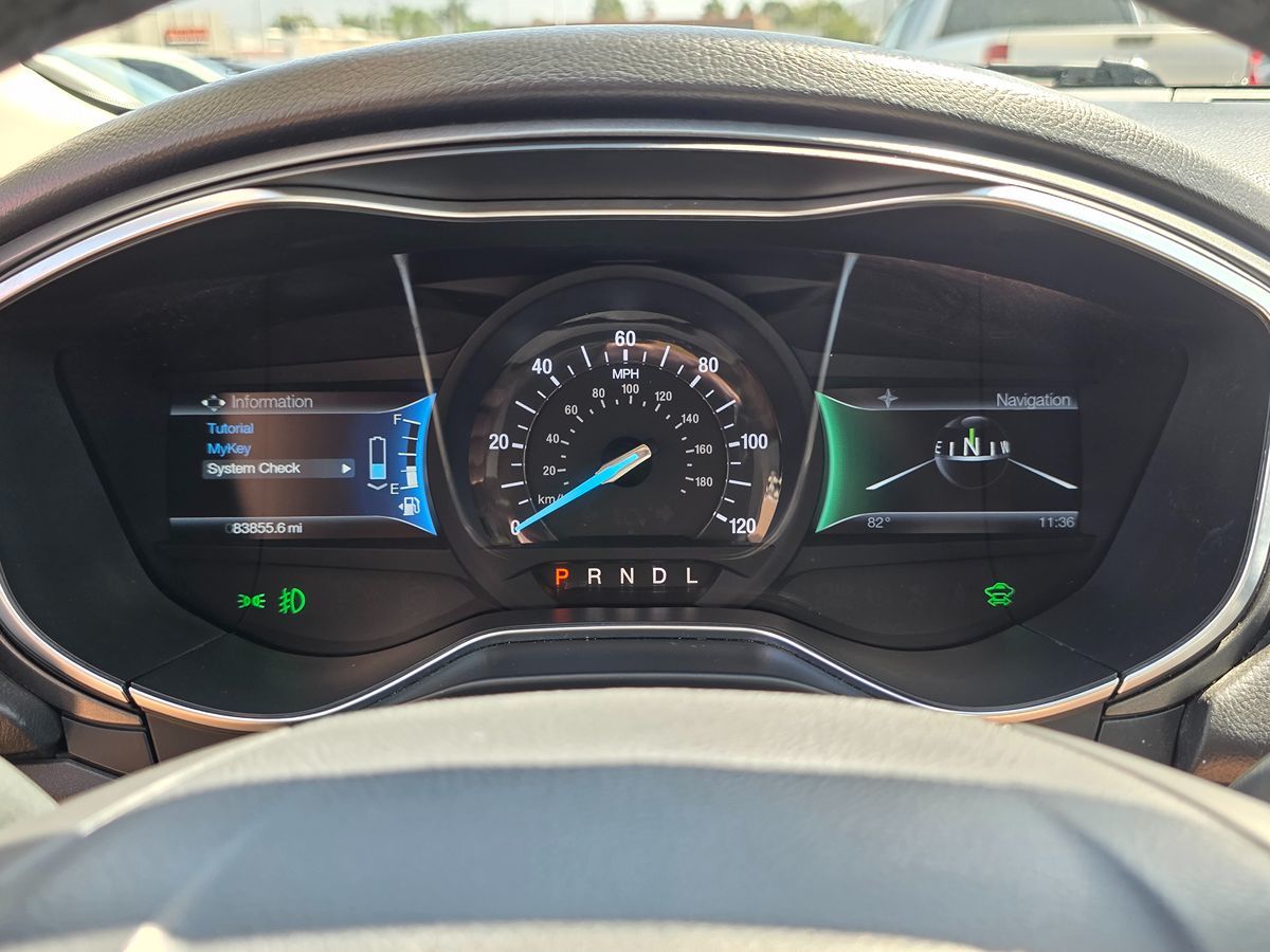 Ford Fusion photo 32