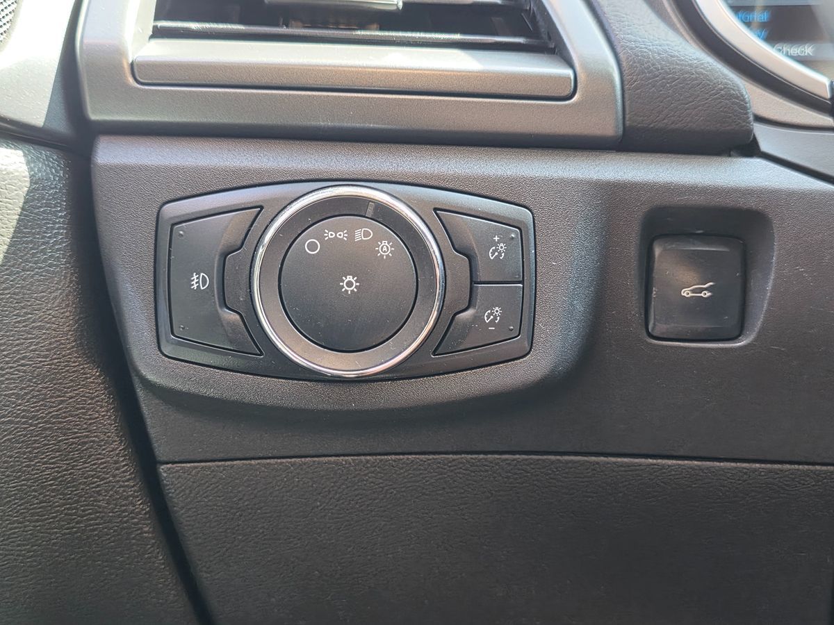 Ford Fusion photo 48