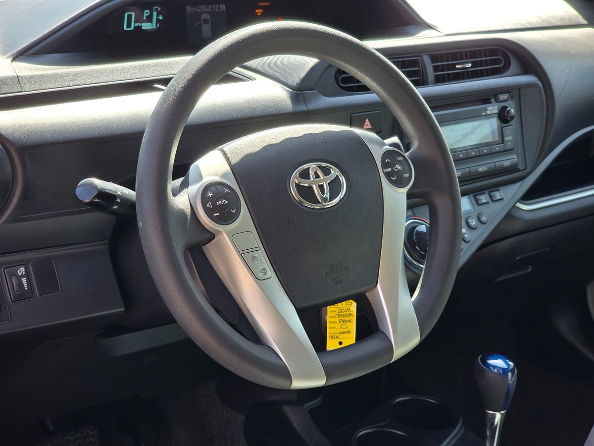 Toyota Prius C photo 20