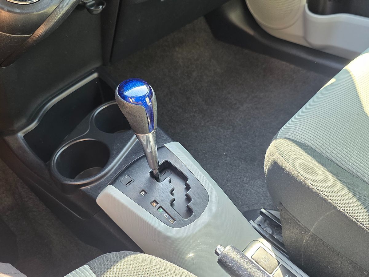 Toyota Prius C photo 35