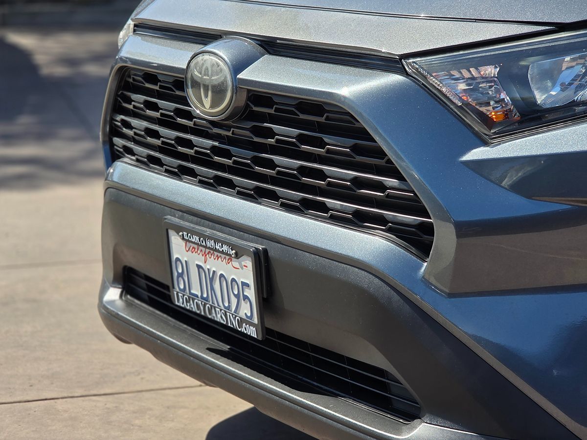 Toyota RAV4 photo 8