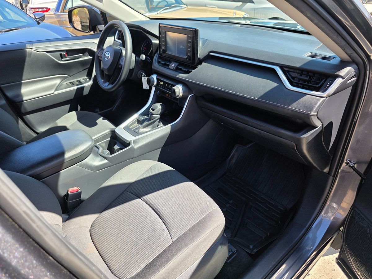 Toyota RAV4 photo 16