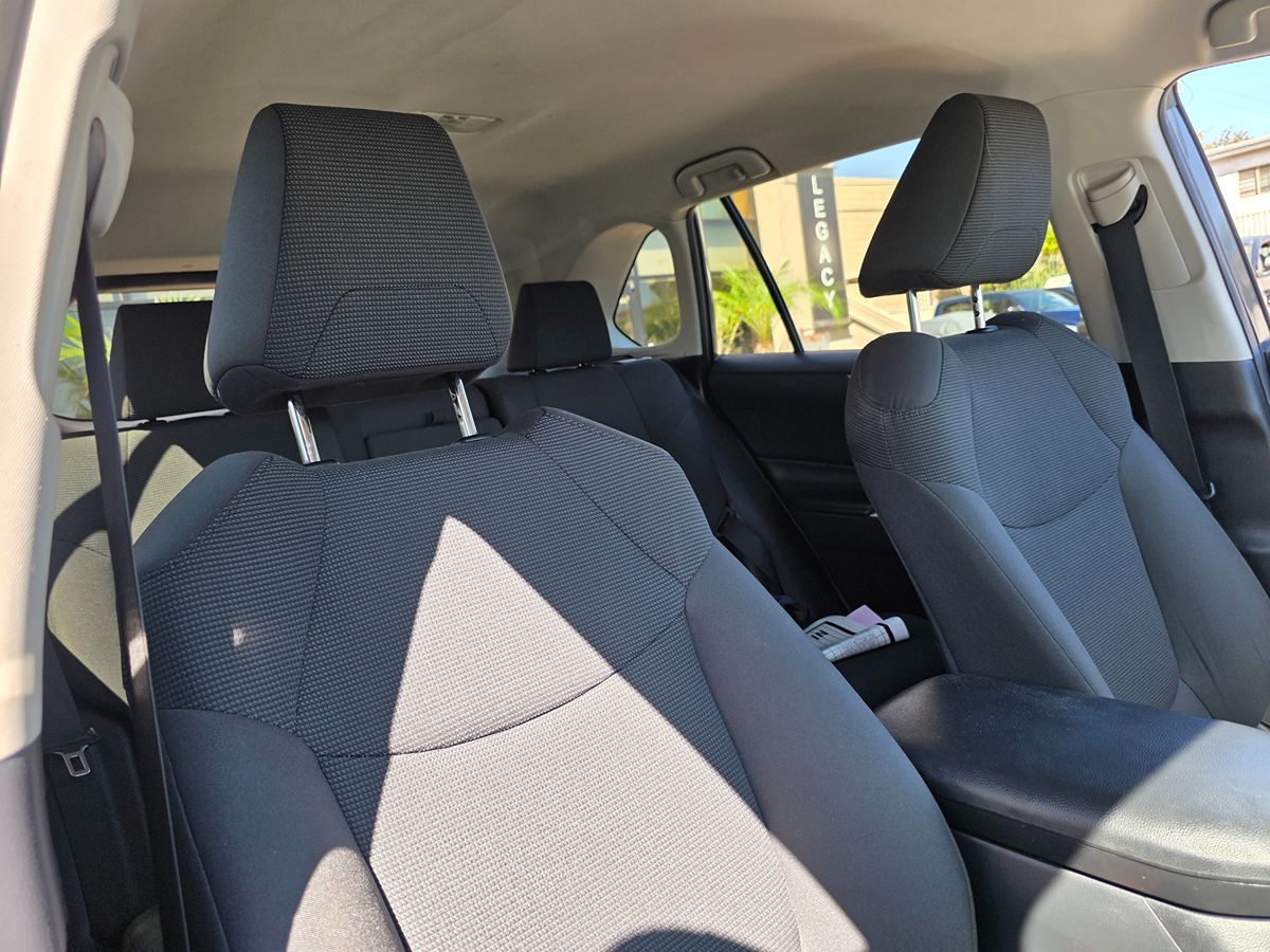 Toyota RAV4 photo 18