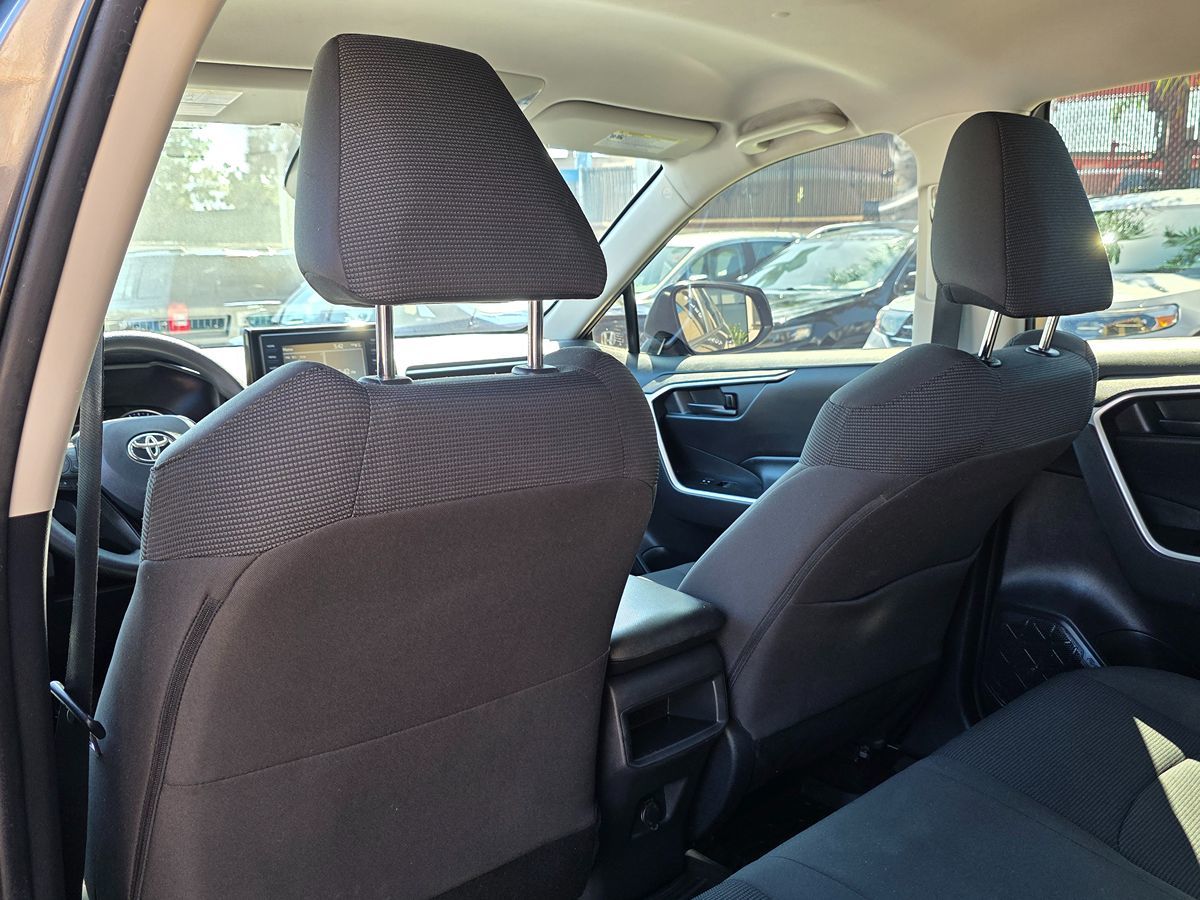 Toyota RAV4 photo 28