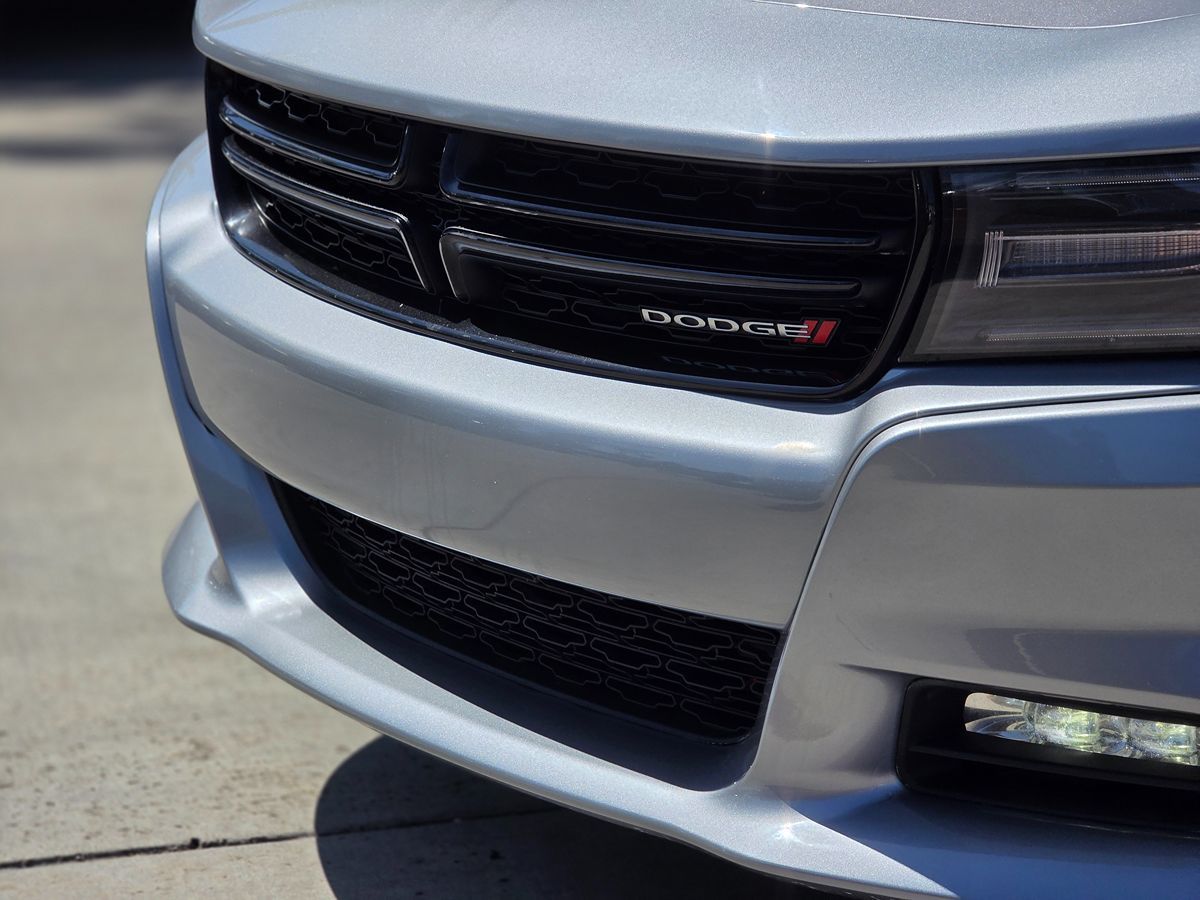 Dodge Charger photo 7